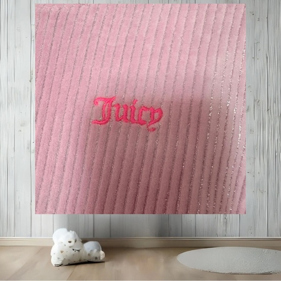 Juicy Couture Sweat Suit Outfit - 4 - Picture 5 of 7